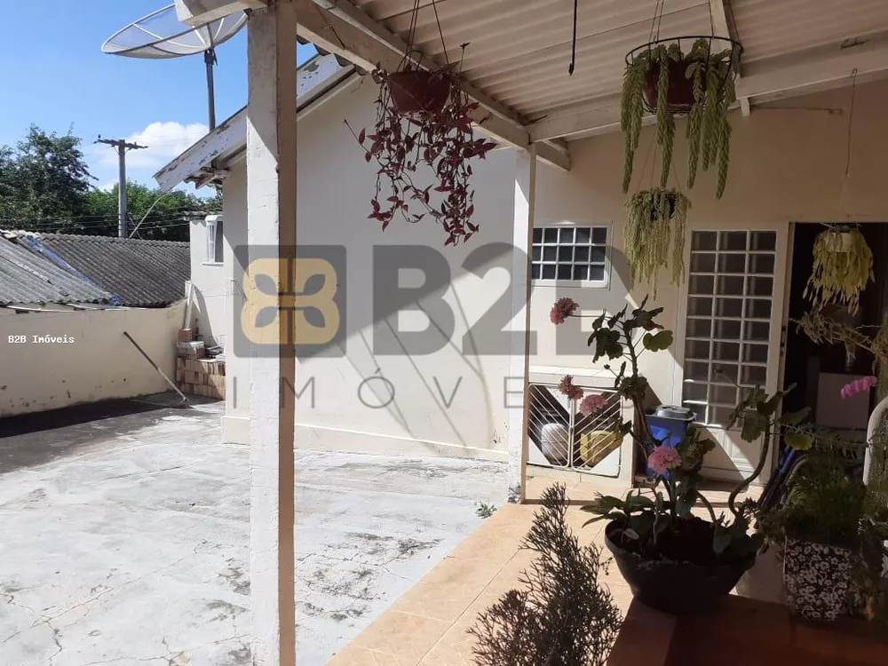 Casa à venda com 2 quartos, 80m² - Foto 1