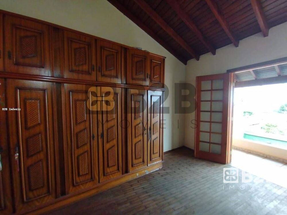 Casa à venda com 3 quartos, 380m² - Foto 16