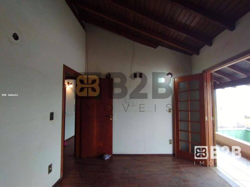 Casa à venda com 3 quartos, 380m² - Foto 10