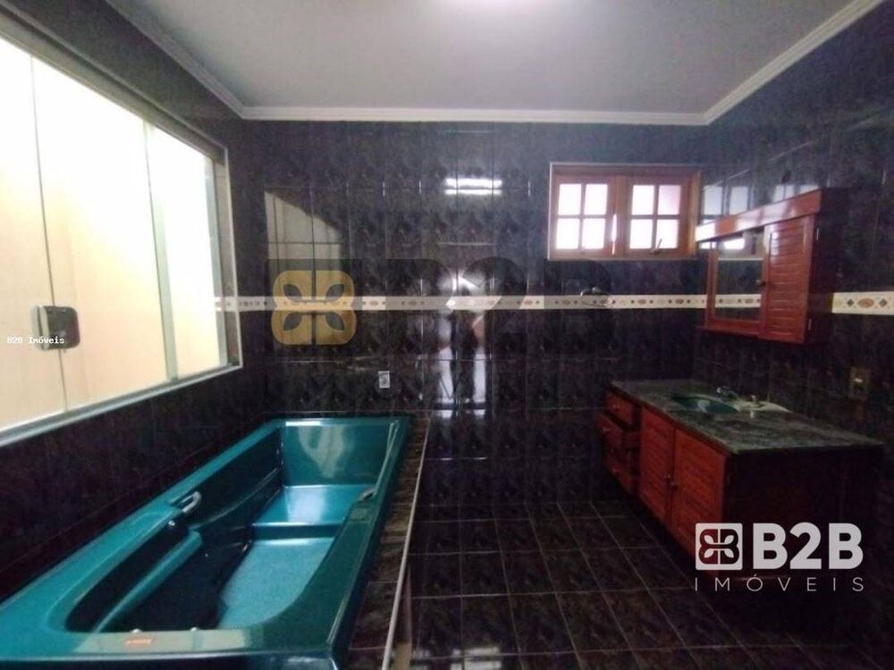 Casa à venda com 3 quartos, 380m² - Foto 21