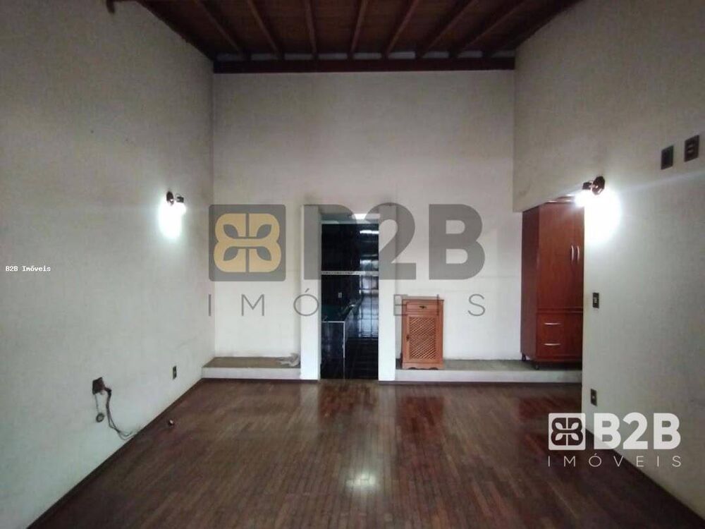 Casa à venda com 3 quartos, 380m² - Foto 18