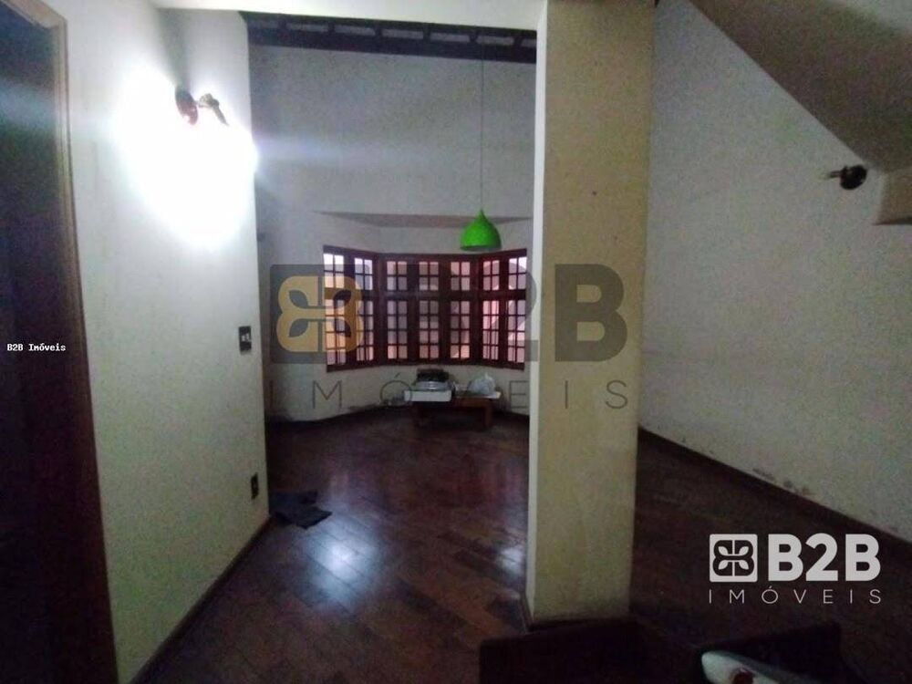 Casa à venda com 3 quartos, 380m² - Foto 3