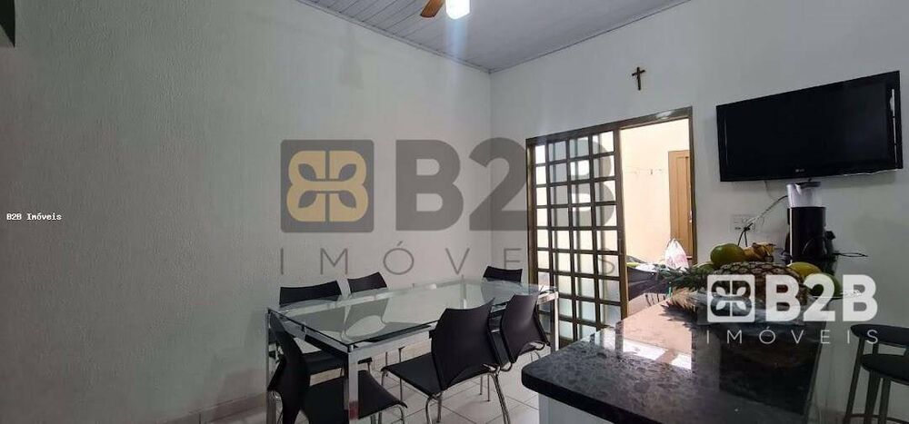 Casa à venda com 4 quartos, 134m² - Foto 3