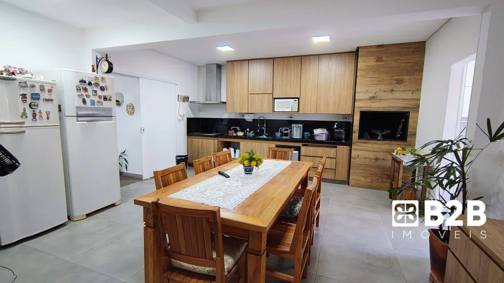 Casa, 3 quartos, 190 m² - Foto 2