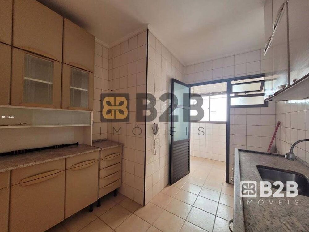 Apartamento à venda com 2 quartos, 74m² - Foto 2