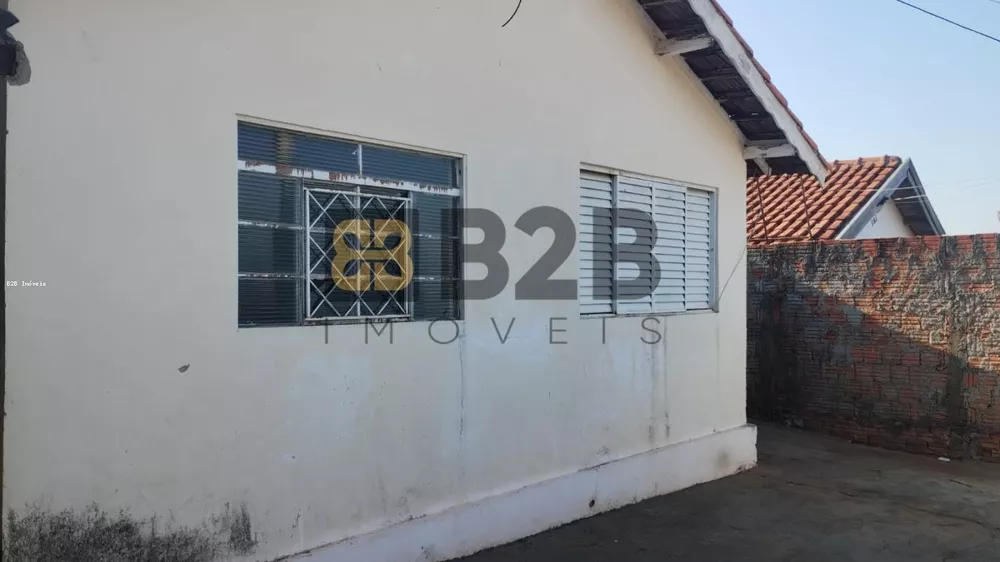 Casa à venda com 3 quartos, 200m² - Foto 2