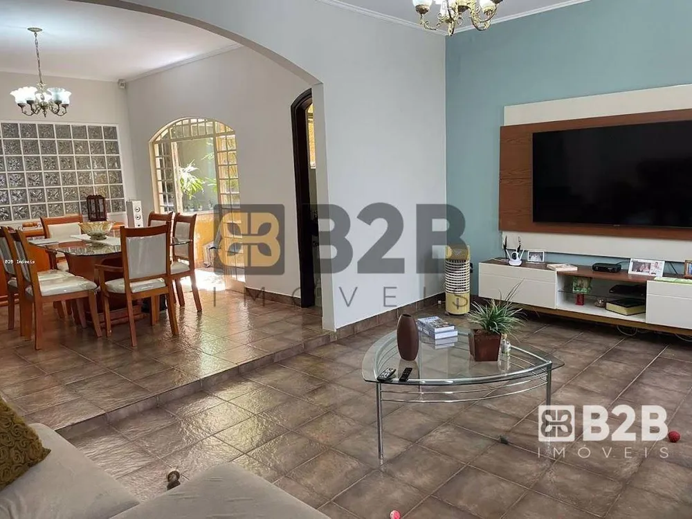 Casa, 3 quartos, 195 m² - Foto 2