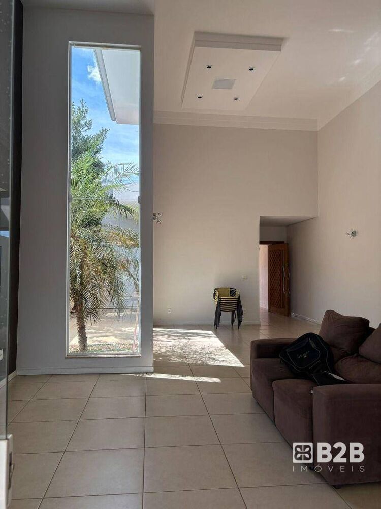 Casa de Condomínio à venda com 3 quartos, 276m² - Foto 3