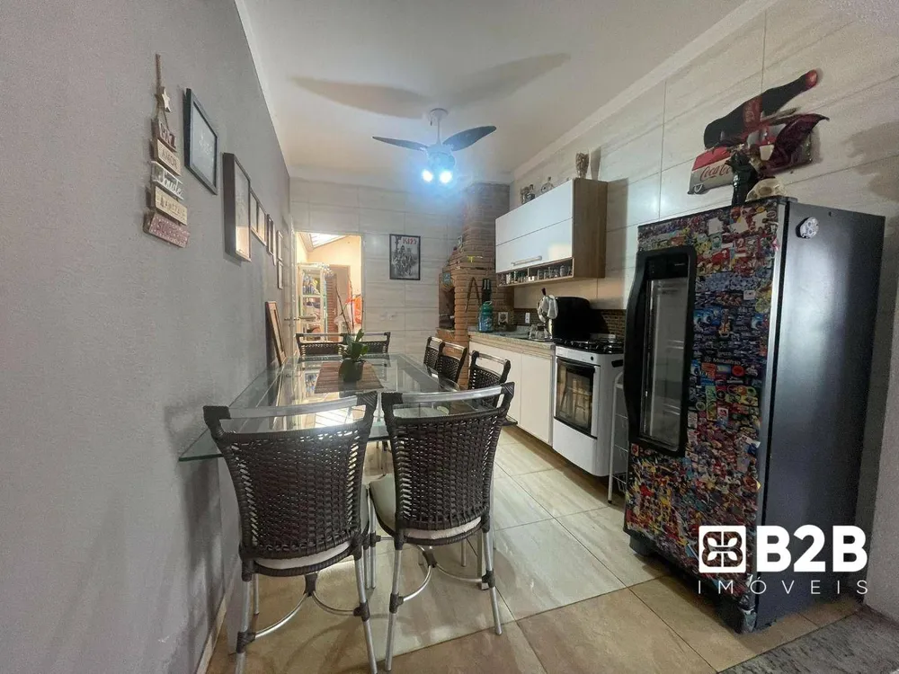 Casa, 3 quartos, 173 m² - Foto 1