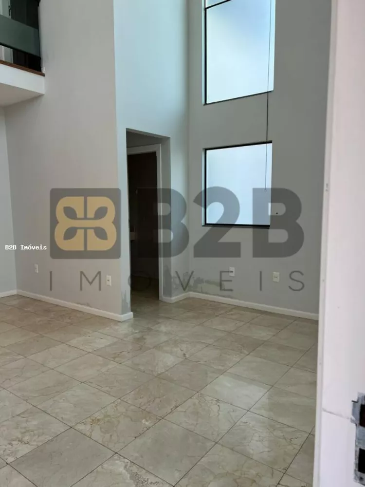 Casa de Condomínio à venda com 4 quartos, 440m² - Foto 2