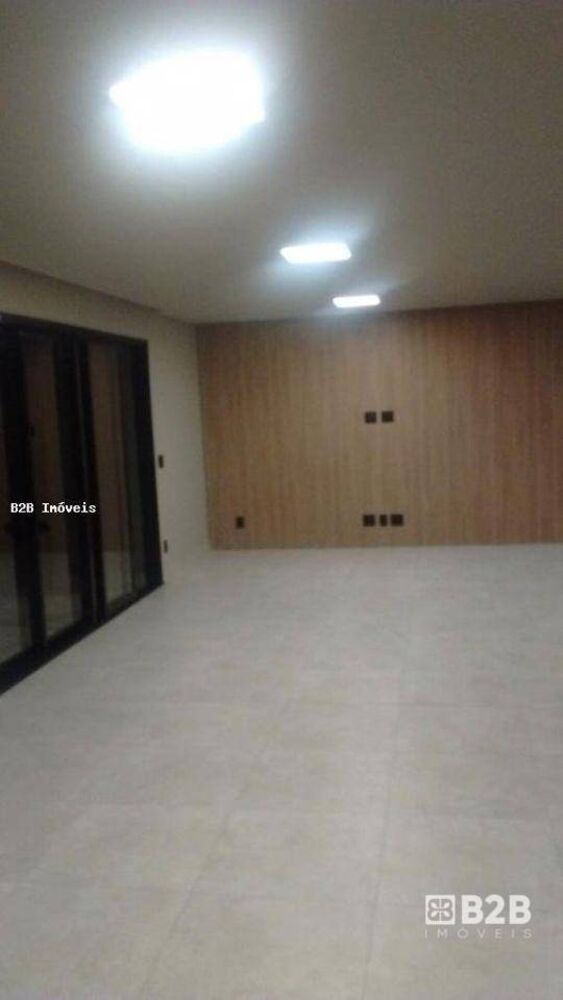 Cobertura, 3 quartos, 203 m² - Foto 1