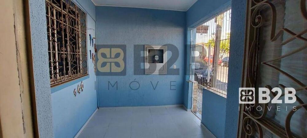 Casa à venda com 3 quartos, 270m² - Foto 2