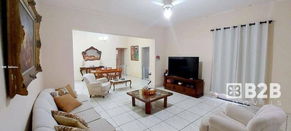 Casa à venda com 3 quartos, 270m² - Foto 8