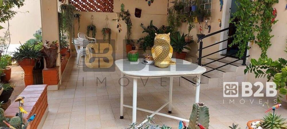 Casa à venda com 3 quartos, 270m² - Foto 4