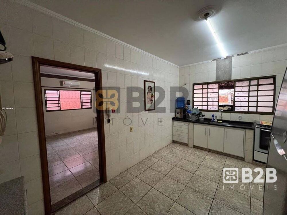 Casa, 3 quartos, 250 m² - Foto 3