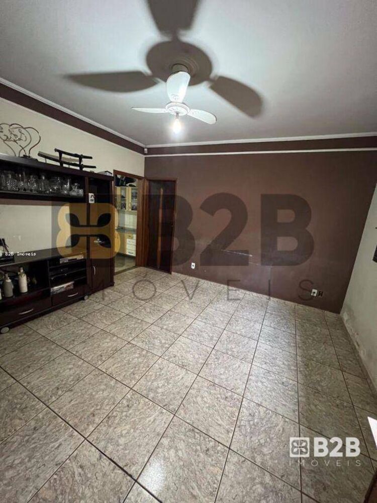 Casa, 3 quartos, 250 m² - Foto 1