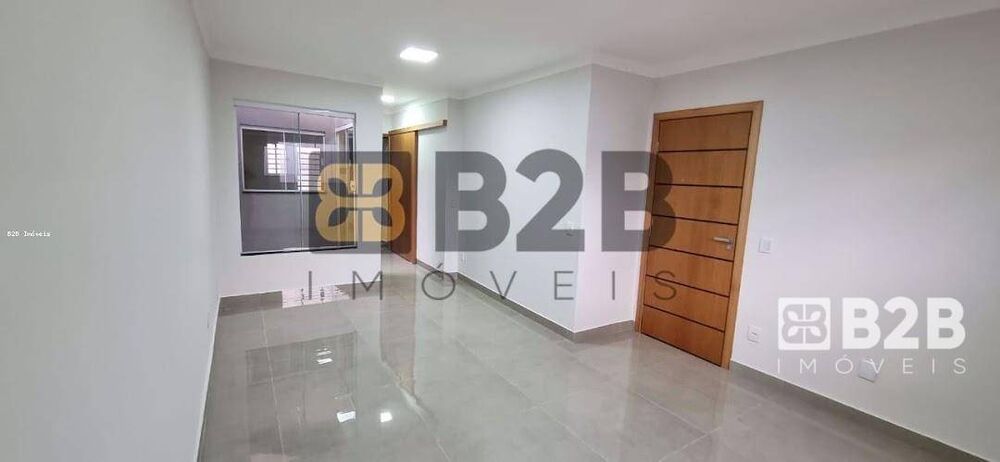 Casa à venda com 3 quartos, 140m² - Foto 1