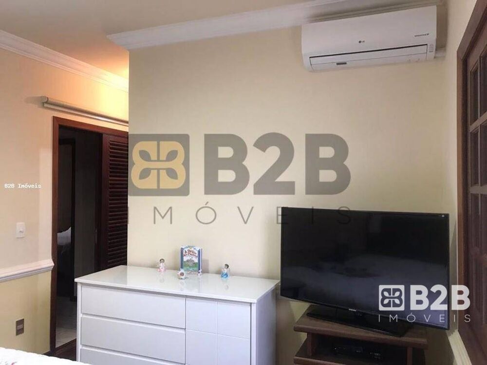 Casa, 3 quartos, 215 m² - Foto 2