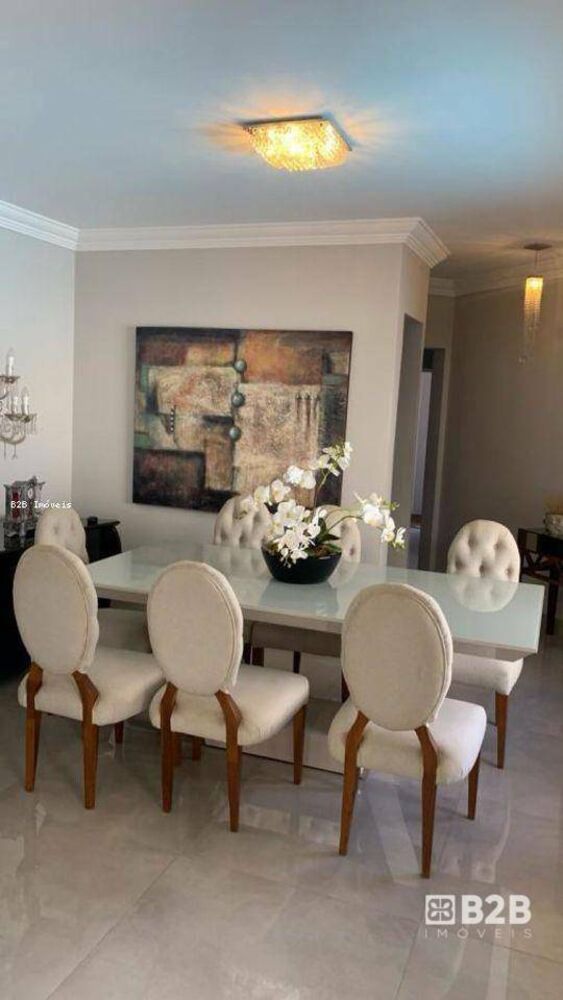 Casa, 4 quartos, 315 m² - Foto 2