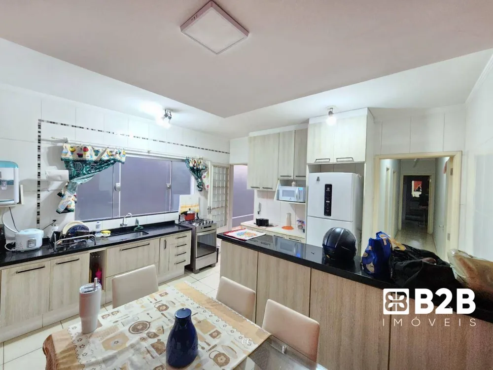 Casa, 2 quartos, 180 m² - Foto 1