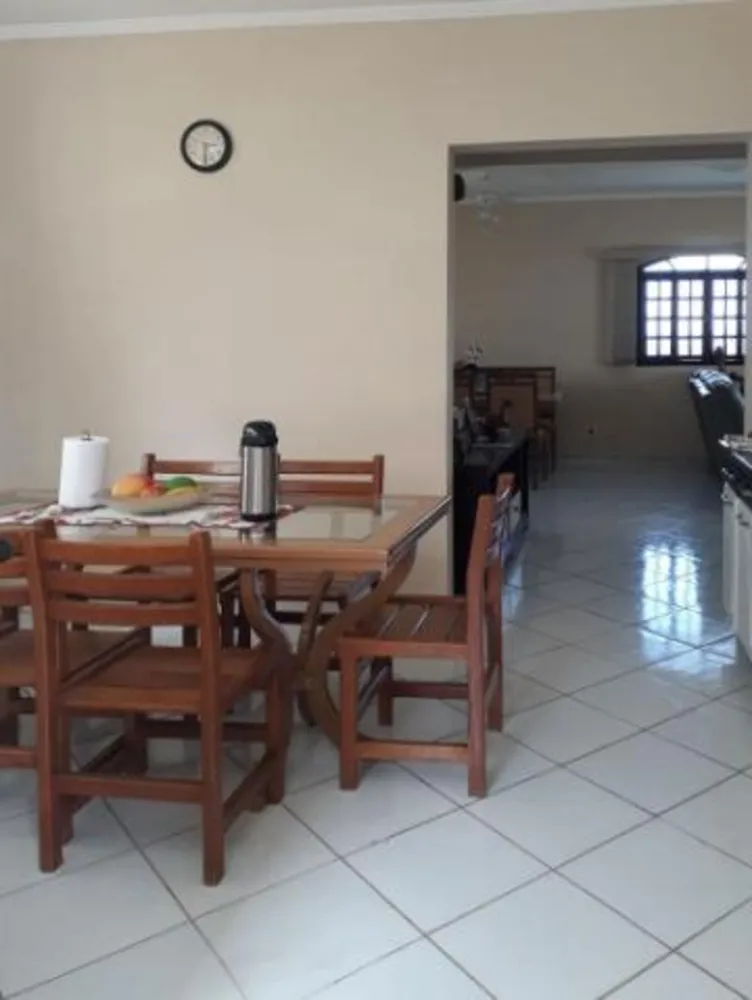 Sobrado, 6 quartos, 300 m² - Foto 1