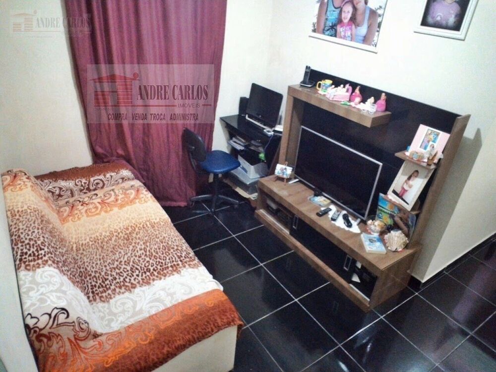 Casa à venda com 2 quartos, 50m² - Foto 2
