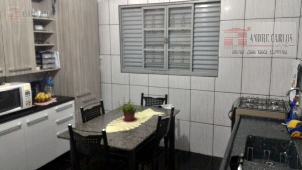 Casa à venda com 2 quartos, 50m² - Foto 1