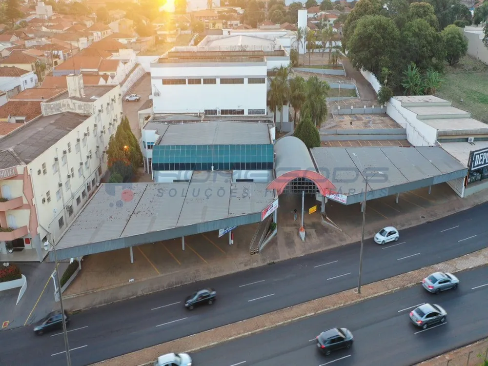 Depósito-Galpão, 8500 m² - Foto 1