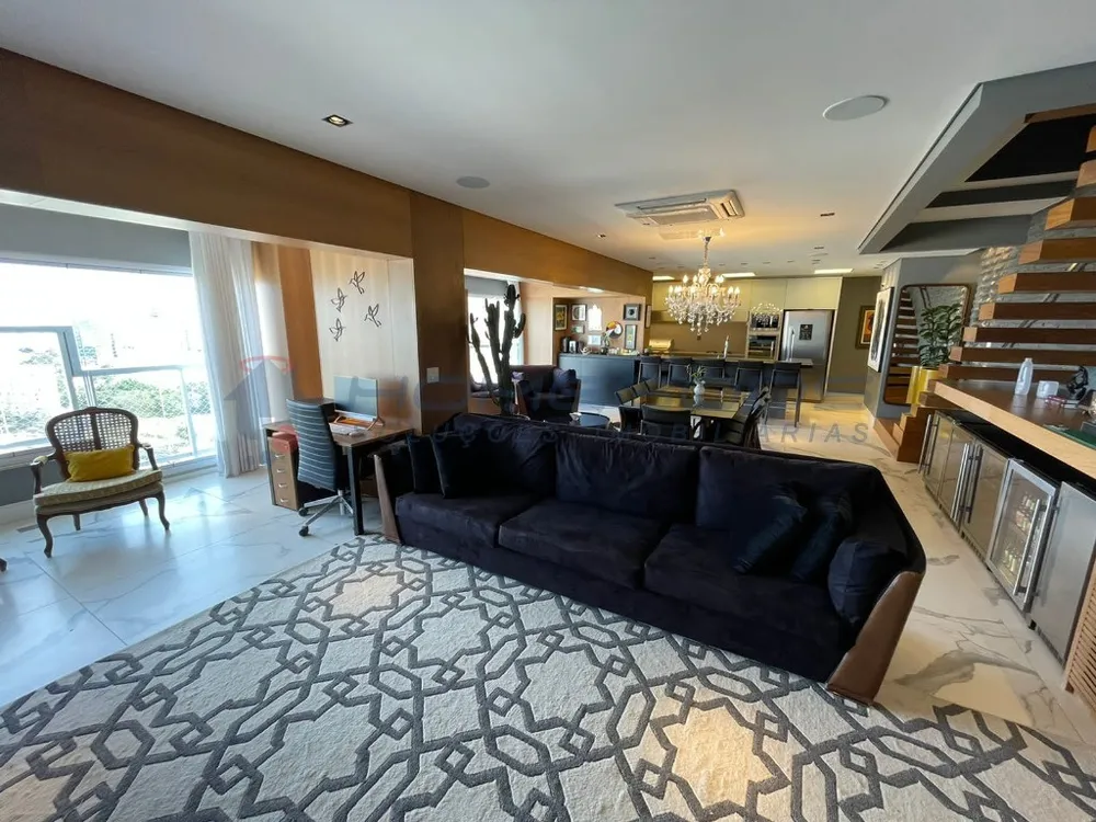 Cobertura, 3 quartos, 218 m² - Foto 2