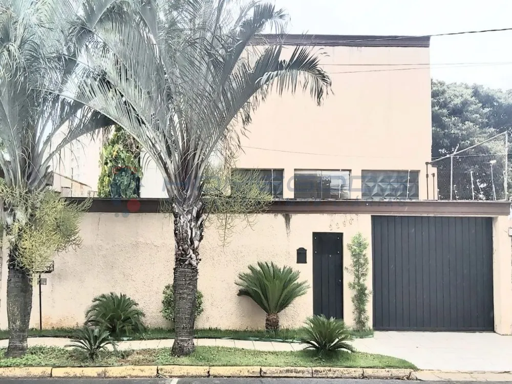 Casa, 4 quartos, 253 m² - Foto 1