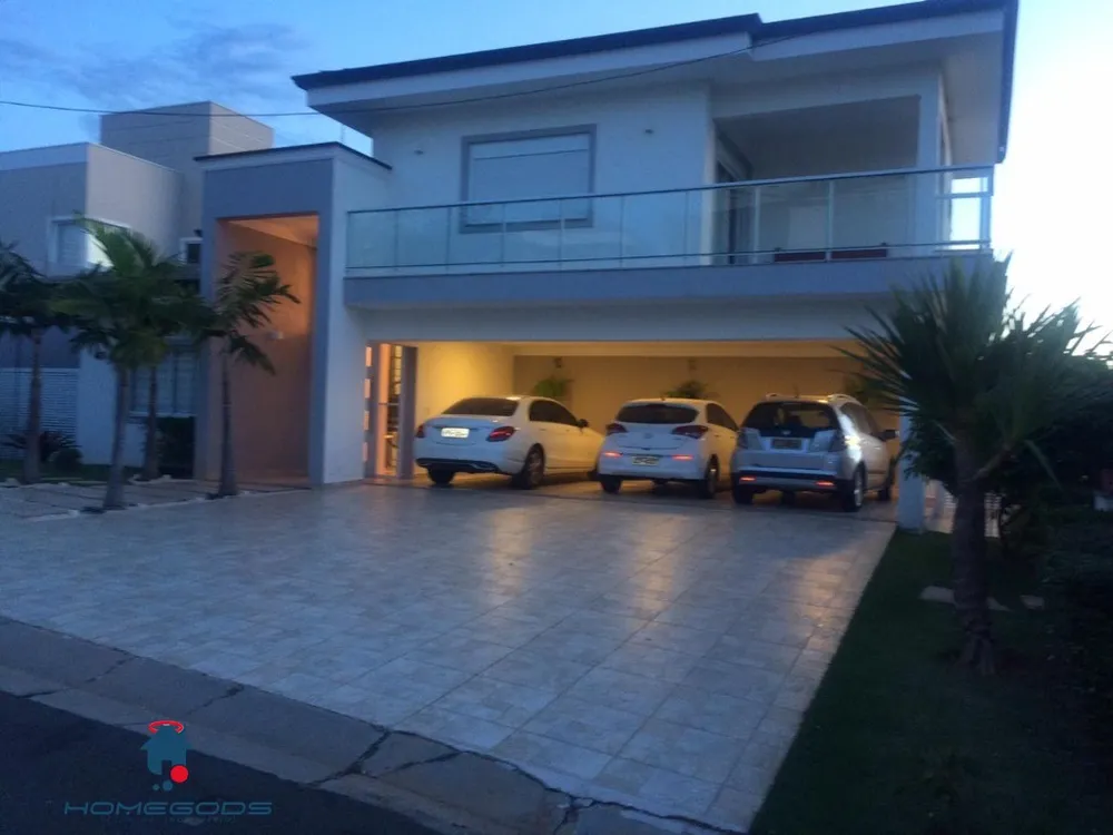 Sobrado, 3 quartos, 389 m² - Foto 1