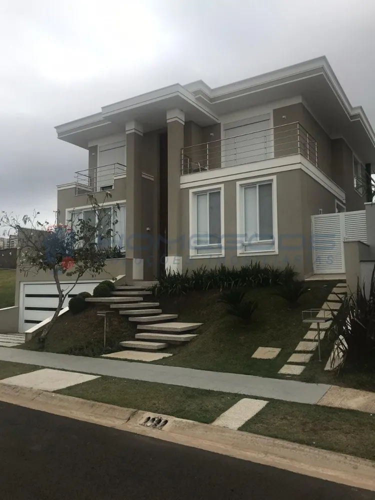 Sobrado, 3 quartos, 334 m² - Foto 1