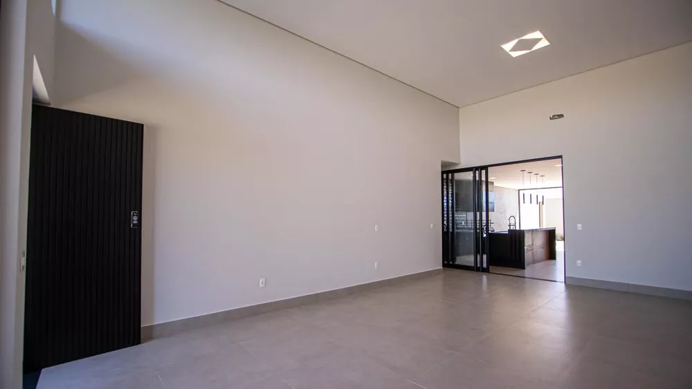 Casa à venda com 3 quartos, 229m² - Foto 2