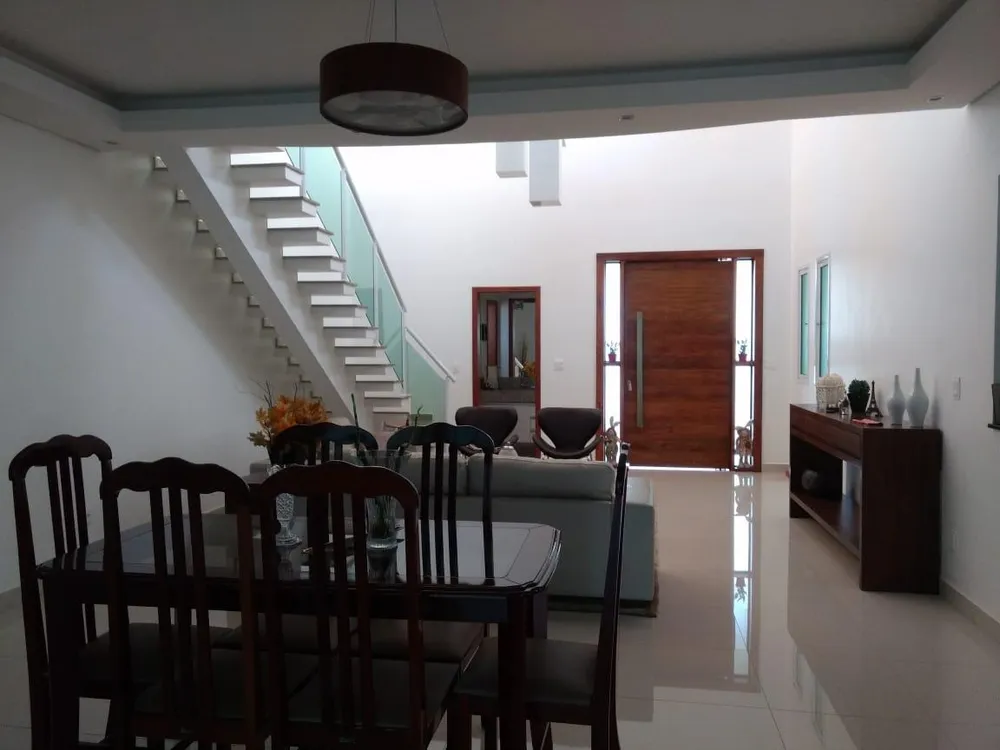 Casa, 3 quartos, 314 m² - Foto 1