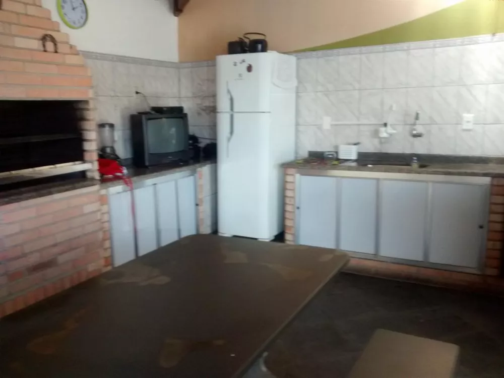 Casa à venda com 3 quartos, 246m² - Foto 8