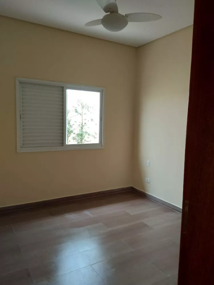 Casa de Condomínio à venda com 3 quartos, 200m² - Foto 2