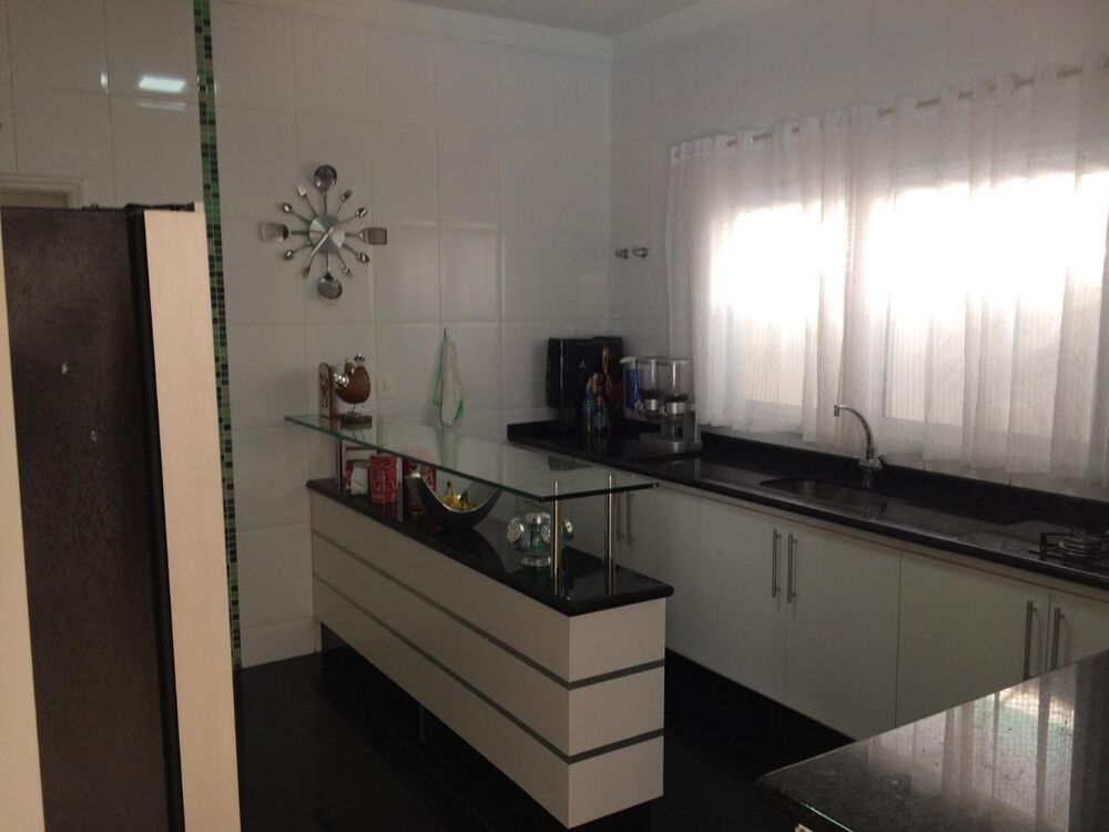 Casa à venda e aluguel com 4 quartos, 396m² - Foto 4