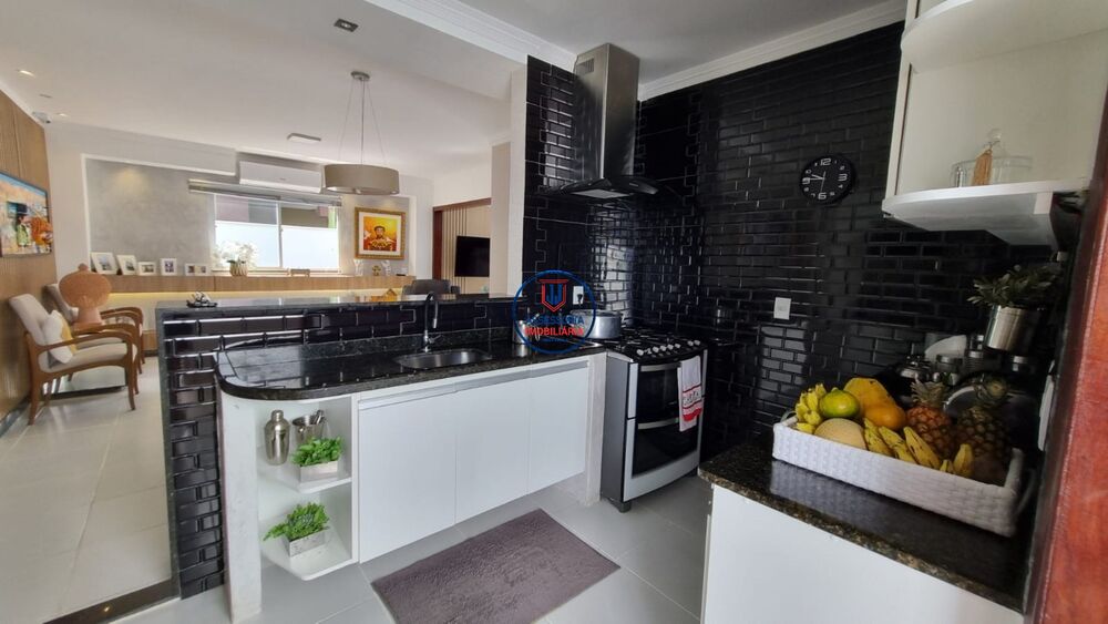 Casa à venda com 4 quartos, 187m² - Foto 1