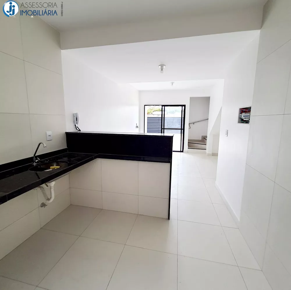 Casa à venda com 2 quartos, 61m² - Foto 4