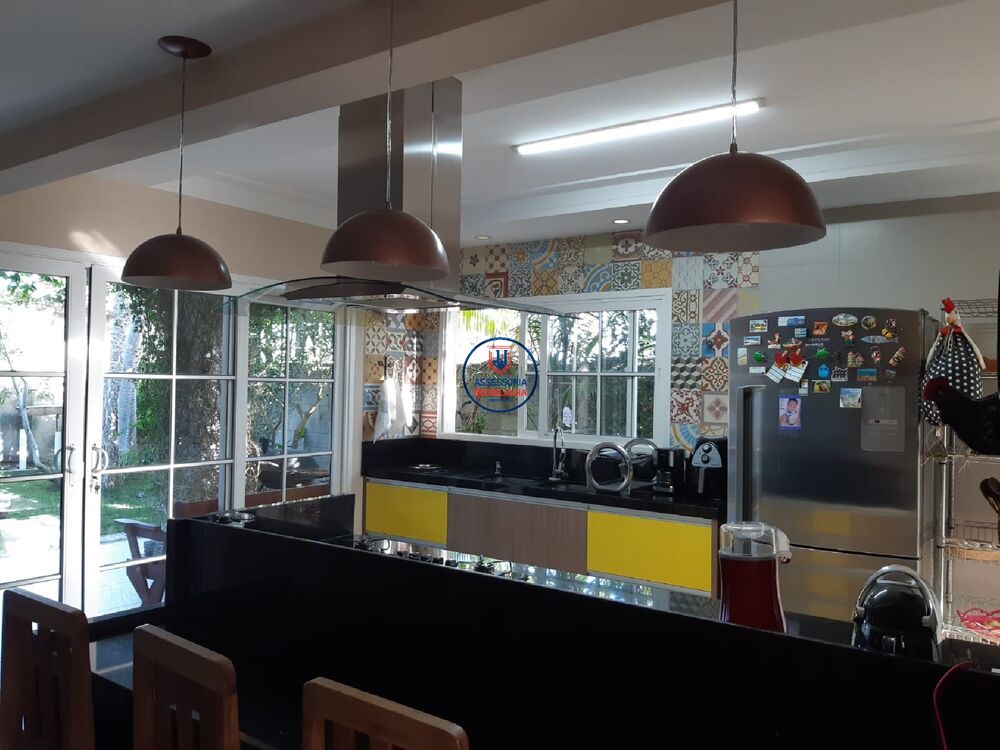 Casa à venda com 4 quartos, 297m² - Foto 4