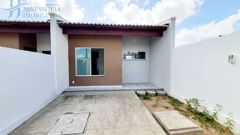 Casa à venda com 2 quartos, 57m² - Foto 1
