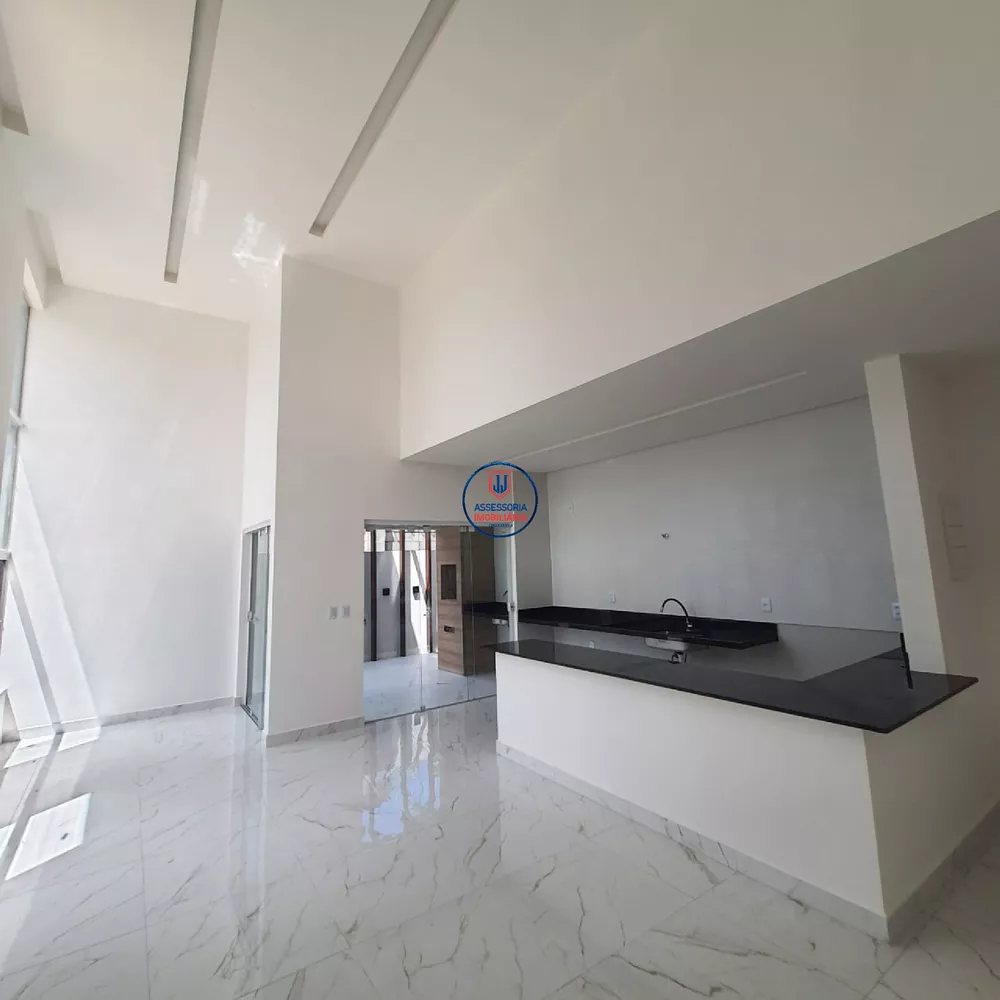 Casa à venda com 3 quartos, 127m² - Foto 1