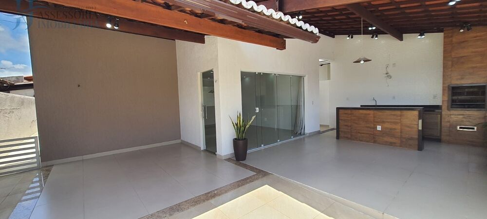 Casa à venda com 3 quartos, 120m² - Foto 1