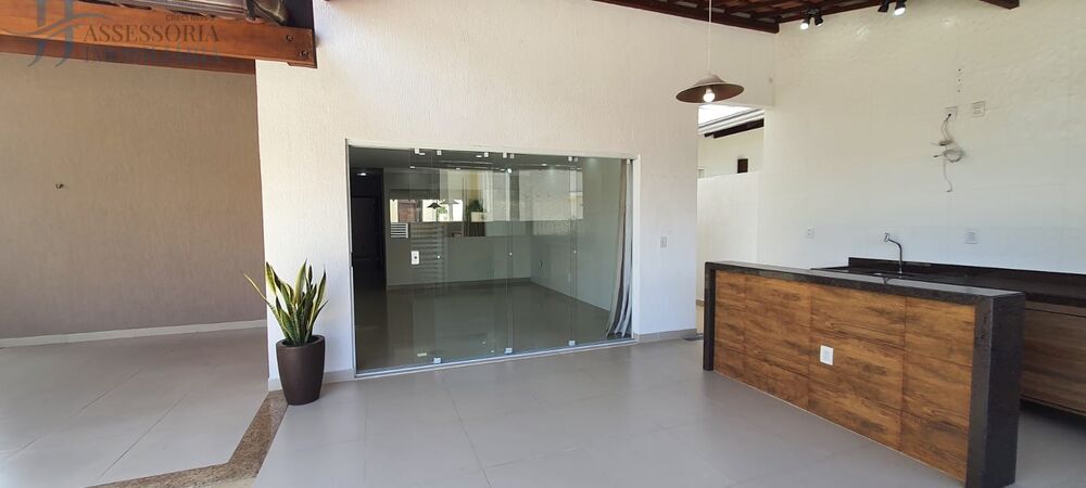 Casa à venda com 3 quartos, 120m² - Foto 2