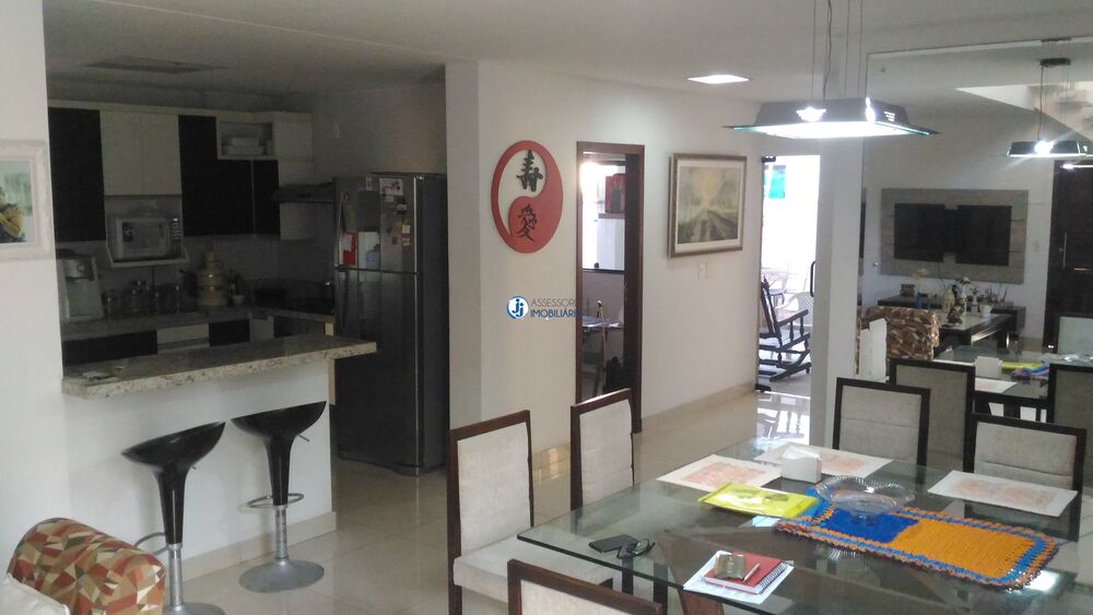 Casa à venda com 6 quartos, 288m² - Foto 6