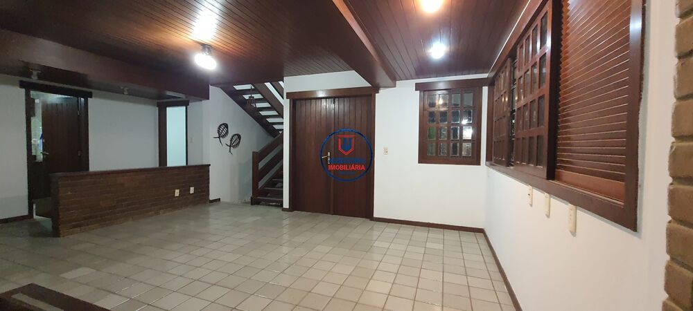 Casa à venda com 5 quartos, 339m² - Foto 7