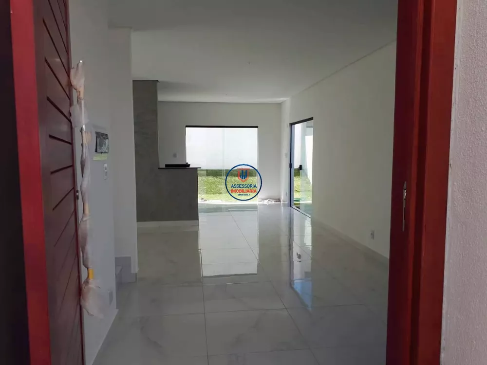 Casa à venda com 3 quartos, 158m² - Foto 2