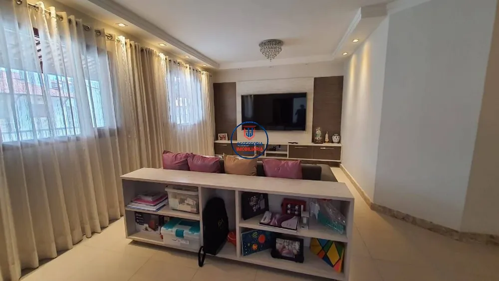 Casa, 3 quartos, 240 m² - Foto 1