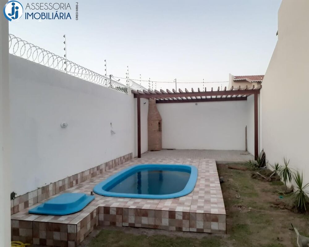 Casa à venda com 2 quartos, 72m² - Foto 4
