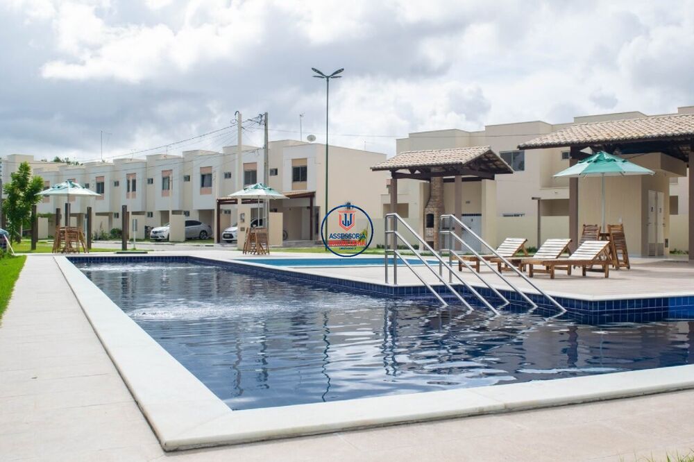 Casa à venda com 2 quartos, 65m² - Foto 1
